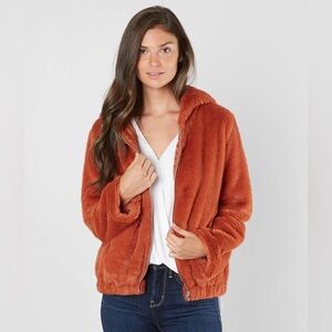 36 Point 5 Rust Faux Fur Coat
Super soft!